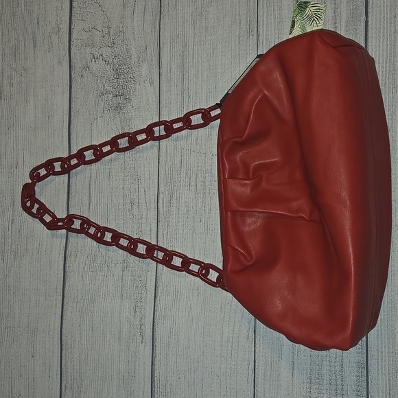 Badgley Mischka Wrapped Frame Clutch Shoulder Bag w/ Chain Link Red NWT - Picture 2 of 10